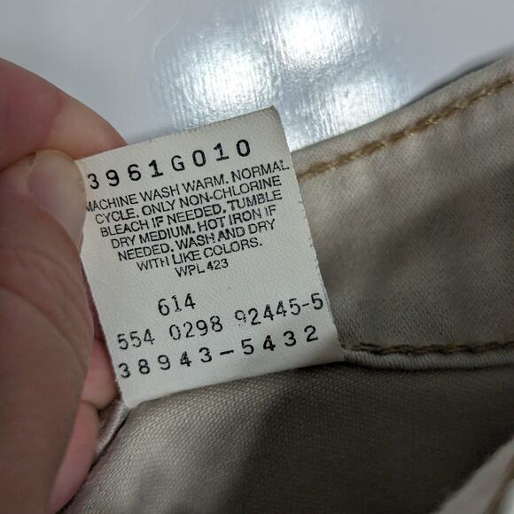 Vintage Levi's 910 Khaki Shorts 90s Beige High Rise Womens 12 Summer Neutral Tan - Picture 4 of 6